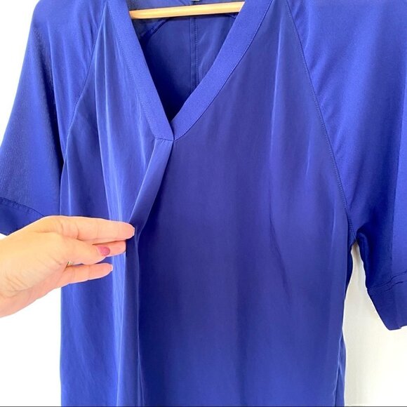 Calvin Klein top with v-neck and raglan sleeves - Picture 5 of 11